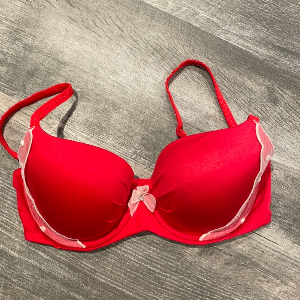34D Victoria Secret Bra